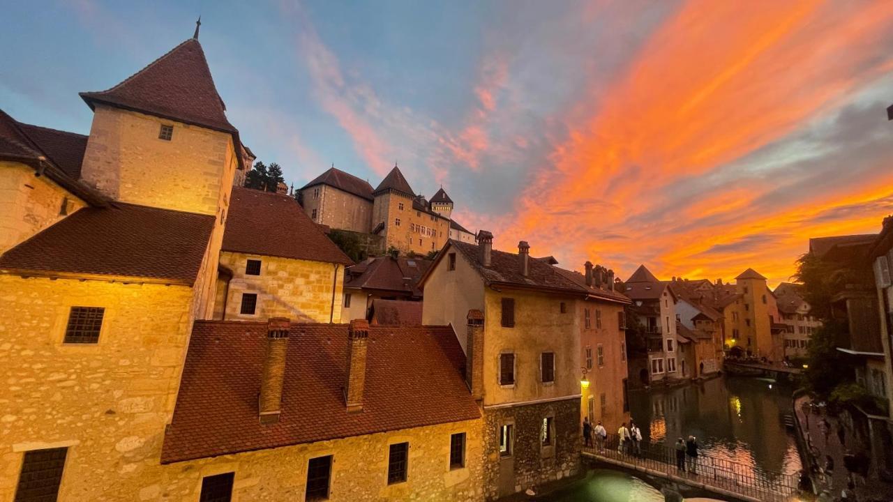 Les Suites D'Anniciaca - Hyper Centre Avec Vue Sur Le Chateau Annecy Exterior photo